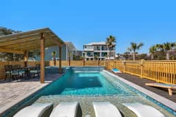 Skyline Views! Private Pool, Hot Tub, Rooftop, Private Beach - Image 5