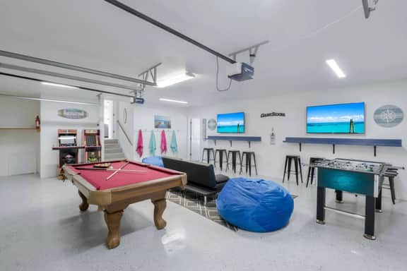 Barefoot Beach Private Pool & Hot Tub, Near Beach /sleeps 18 - Image 2