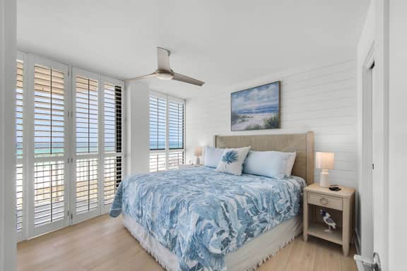 Oceanfront, Completely Remodeled, Pool, Hot Tub, - Image 4